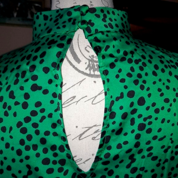 NWT Scoop NYC Vibrant Green Feminine Peplum Polkadot Ruffle Keyhole Blouse - Picture 7 of 12